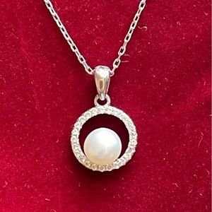 NWOT 925 Sterling Silver Pearl/CZ Infinity Ring Circle Pendant Necklace 18"